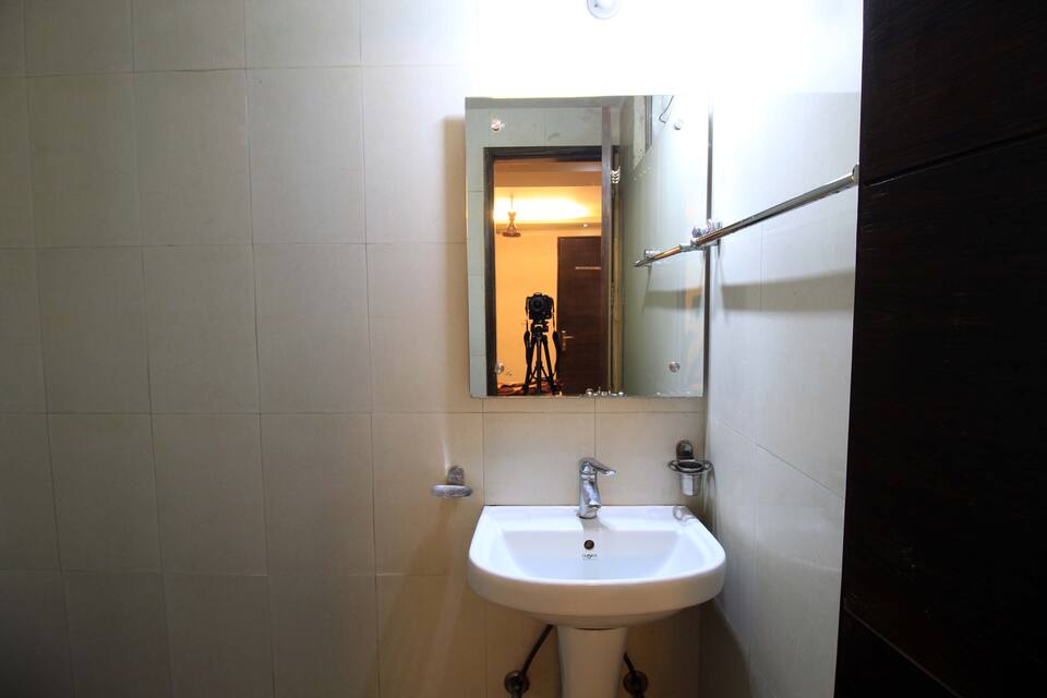 Chander Palace Guest House